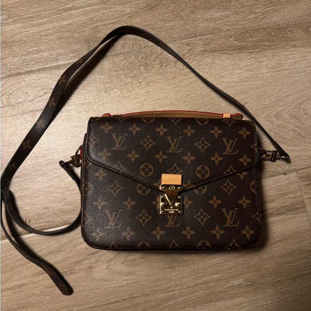 Elegant Brown Designer Shoulder Bag